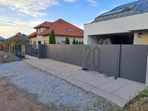 30 (1) (1) (1) (1) (1) (1)